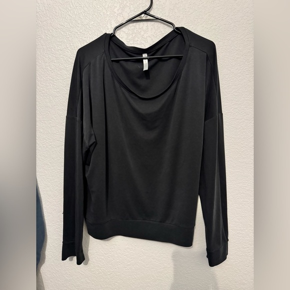 Fabletics Tops - Fabletics Black Long Sleeve Athletic Top